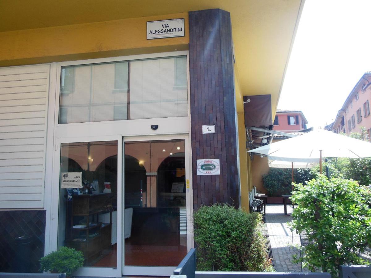 Hotel San Giorgio โบโลญญา ภายนอก รูปภาพ